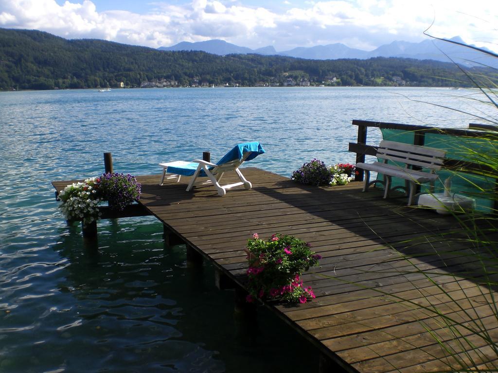 Haus Angelika - Ferienwohnung Woerthersee เพิร์ทชาค อัม เวิร์ทเทอร์ซี ภายนอก รูปภาพ