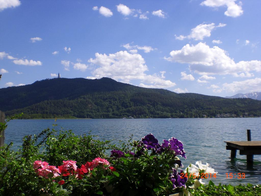 Haus Angelika - Ferienwohnung Woerthersee เพิร์ทชาค อัม เวิร์ทเทอร์ซี ภายนอก รูปภาพ